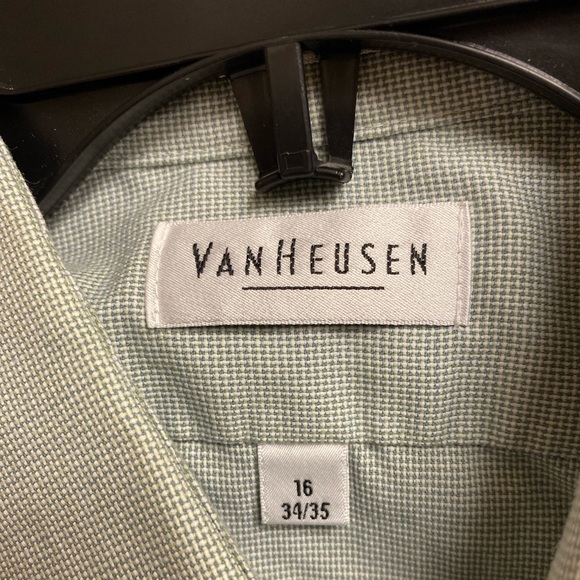 Mens Van Heusen Dress Shirt - Picture 2 of 3